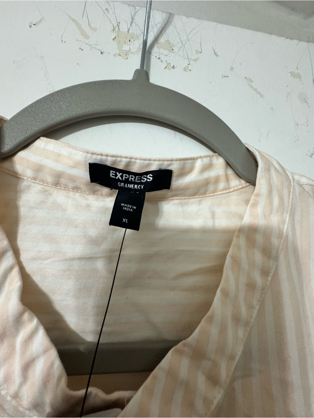Express Cream Ruffle Cap-Sleeve Button Front Top - Picture 7 of 8
